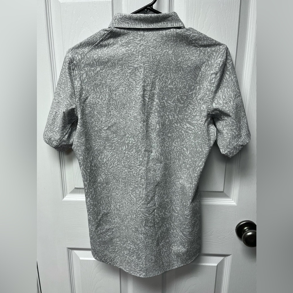 Lululemon Mens Airing Easy Short Sleeve Shirt - Small - Picture 4 of 5